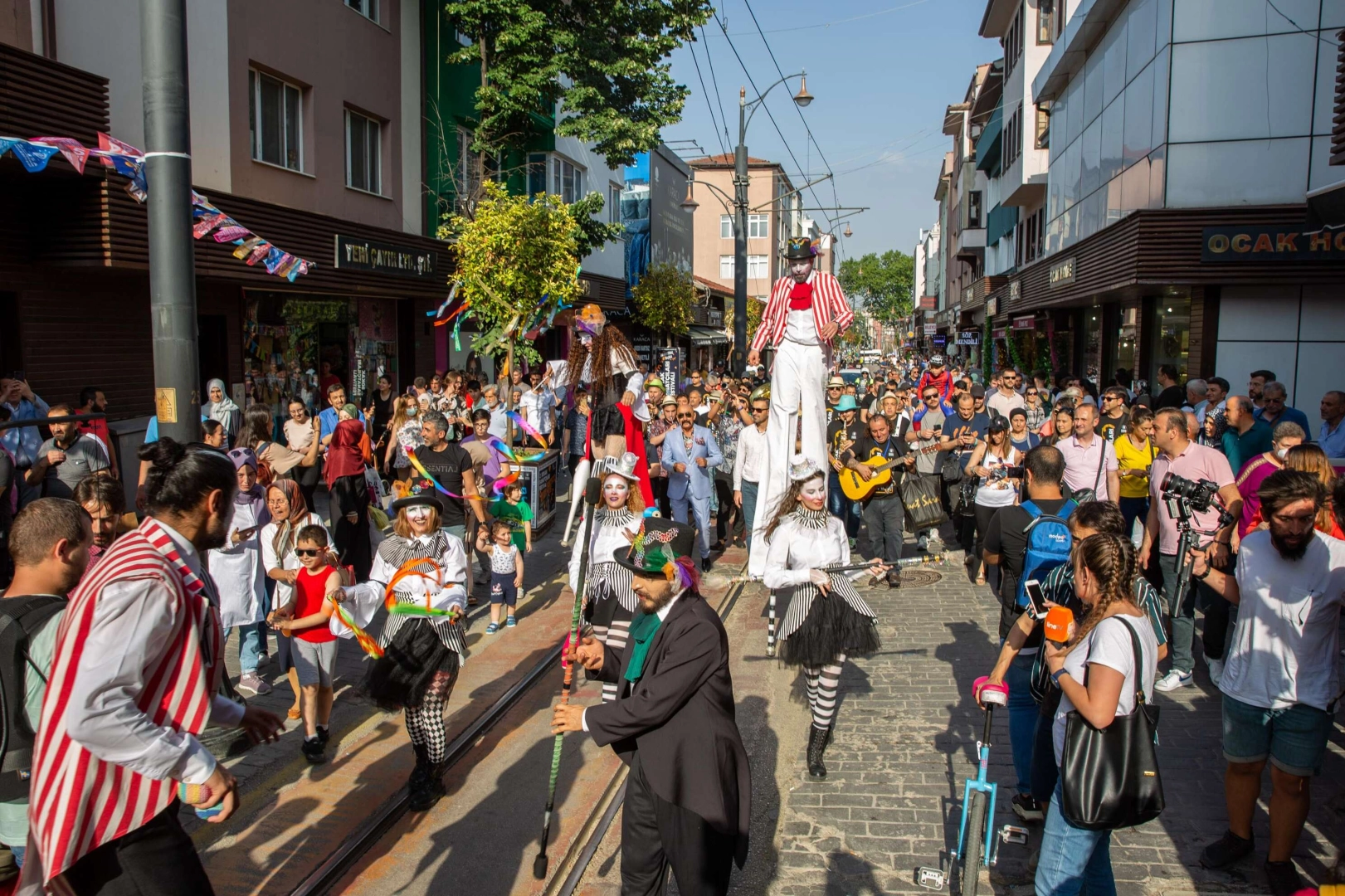 Bursa'da sanat sokağa taştı