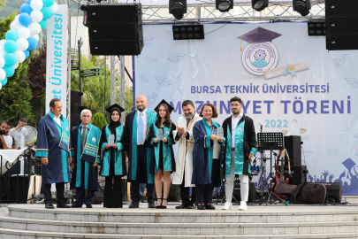 BTÜ'de Mezuniyet Heyecanı