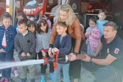 Kocaeli'de minik öğrencilerden itfaiyeye ziyaret