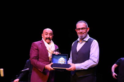 Milli şair, eserleriyle anıldı