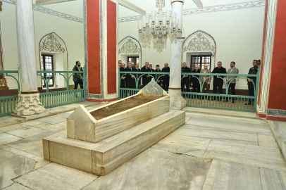 Sultan 2. Murad Han dualarla anıldı