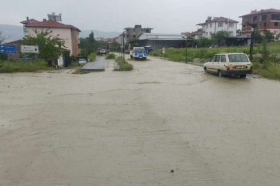 Manisa Selendi'de sağanak yağışa yoğun mesai
