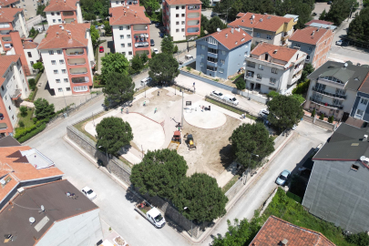 İnegöl’de eskiyen parklar yenileniyor