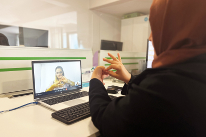 İşaret dili görüşme hattı ile farkındalık oluşturuluyor