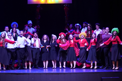 Tiyatro coşkusuna muhteşem final