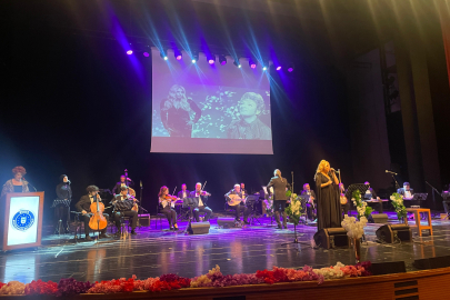 ‘Sanat Güneşi’ Zeki Müren, Bursa’da anıldı