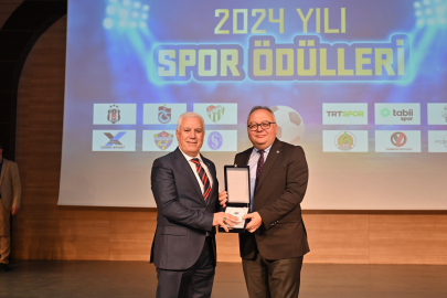Başkan Bozbey'e "Spora katkı sağlayan başkan" ödülü