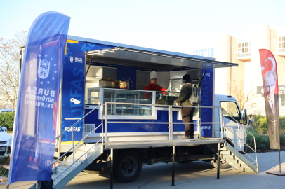 Bursa Büyükşehir'den öğrencilere sıcak çorba ikramı