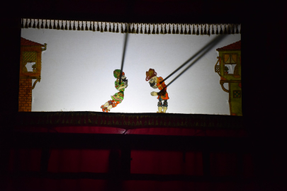 Çocuklar Hacivat Karagöz ile eğlendi