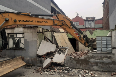 Osmangazi’de 100 metruk bina yıkıldı