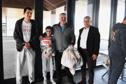 Tarihi koşuya katılacak sporseverler numaralarını aldı