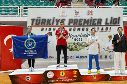 Bursa Büyükşehir Belediyesporlu karatecilerden 7 madalya