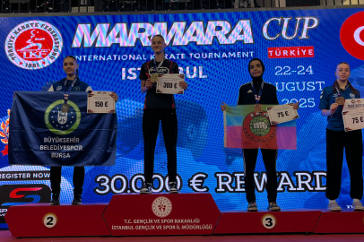 Bursa Büyükşehir Belediyesporlu karateciler uluslararası turnuvada 3 madalya kazandı
