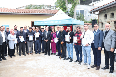 Ürünlü'de 275 hak sahibine imarlı tapu sevinci