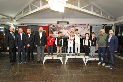 Osmangazi’de satranç ustaları kupalarına kavuştu -