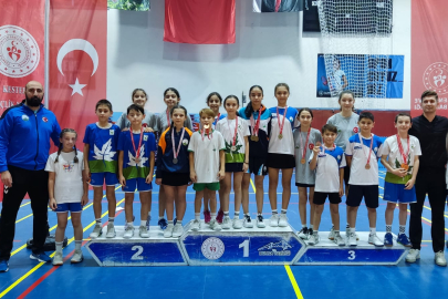 Osmangazili Badmintoncular madalyaya doydu