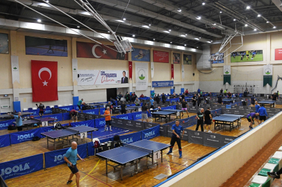 Masa tenisinin ustaları Osmangazi’de buluştu