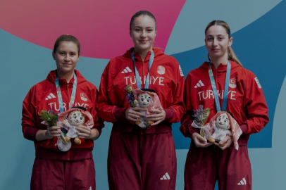 Belediyesporlu Özge Yılmaz'dan gümüş madalya