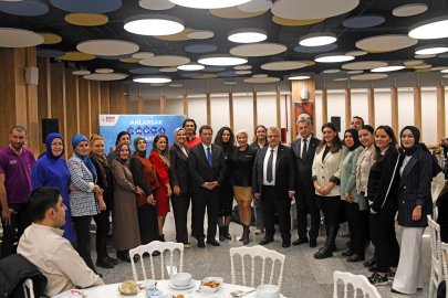 Başkan Erkan Aydın engelleri sevgiyle aştı