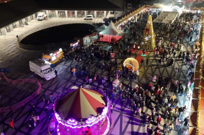 Yeni Yıl Festivali’nde Başkan Erkan Aydın vatandaşlarla buluştu