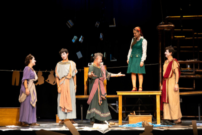 ‘Tomris: Bir Uyumsuz Öykü’, seyirciyle buluştu