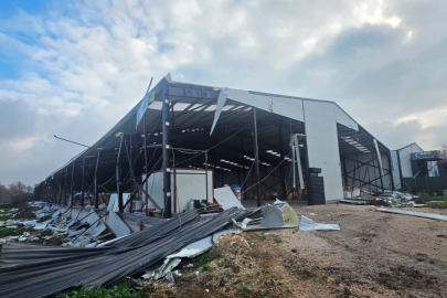 Nilüfer’de iki kaçak yapı daha yıkıldı