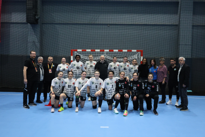 Bursa Büyükşehir Belediyespor hazırlık maçında Odunpazarı ile karşılaştı