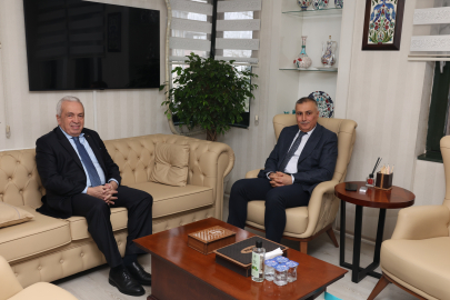 Başkan Şadi Özdemir’den İl Milli Eğitim Müdürü Gürhan Çokgezer’e ziyaret