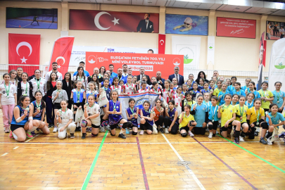 Mini Voleybol Turnuvası’nda ödüller sahiplerini buldu