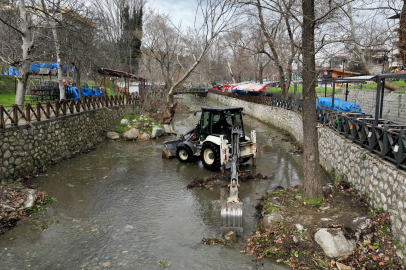 Büyükşehir'den Misi'de dere ve çevre temizliği