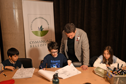 Başkan Aydın çocukların masalsı dünyasına eşlik etti