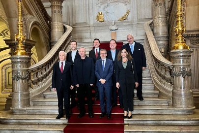 Başkan Bozbey Avrupa'da tarihi kent modelini inceledi