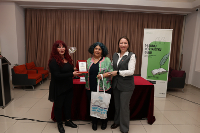 BUYAZ Öykü Onur Ödülü’nün sahibi Pelin Yılmaz