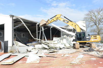 Nilüfer’de 3 noktada yıkım