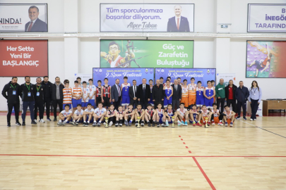 Spor festivalinde potanın yıldızları ödüllerini aldı