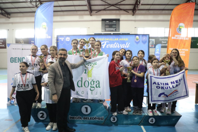 Oryantiring branşında şampiyonlar kupalarını aldı