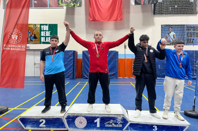 Bursa Büyükşehir Belediyesporlu güreşçiler madalyaları topladı