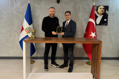 Mehmet Çetinkaya’dan Fahri Konsolos Ömer Aydoğdu’ya ziyaret