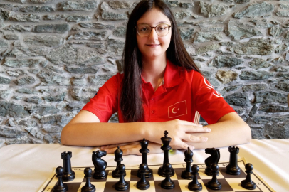 Bursa Büyükşehir Belediyesporlu Arya Aydoğan Kraliçeler Online Satranç Festivali’nde yarıfinalde