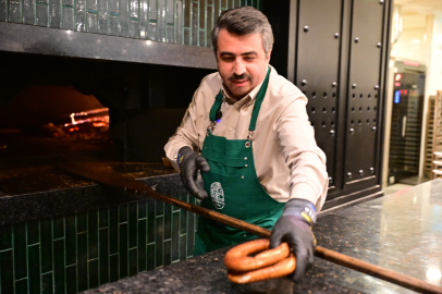 Başkan Yılmaz önce pişirdi sonra ikram etti