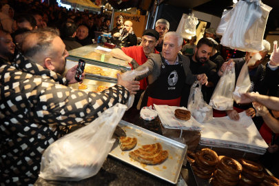 Tahanlı pide ve çaylar Başkan Bozbey'den