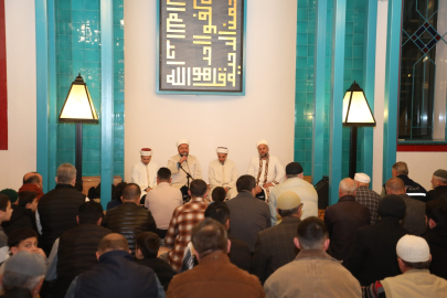 İnegöl’de Kadir Gecesi’nde binlerce kişi OSB Camii’nde buluştu