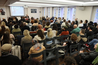 Bursa'da felsefe söyleşisine yoğun ilgi
