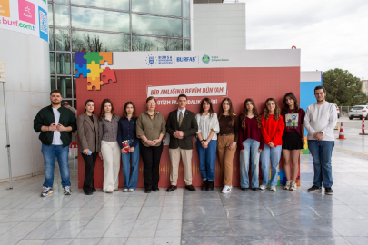 Otizmin zorluklarını yaşayarak öğrendiler