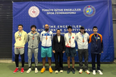 Osmangazi’nin şampiyon raketlerinden büyük başarı