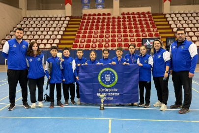Bursa Büyükşehir Belediyespor Amasya’da madalyaları topladı