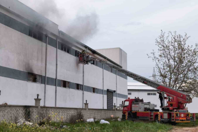 İnegöl'de mobilya fabrikasında korkutan yangın