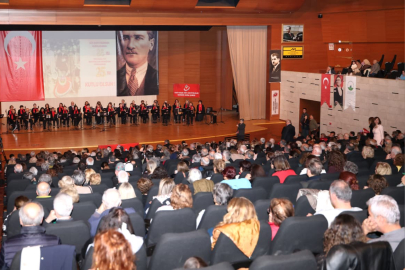 Başkan Erkan Aydın’dan anlamlı ödül takdimi