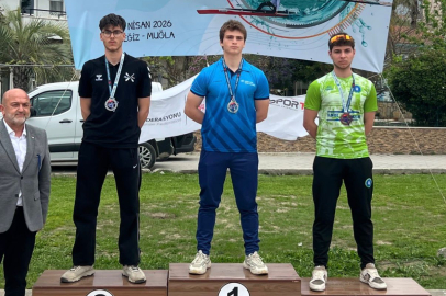 Bursa Büyükşehir Belediyesporlu kanocular yine kürsüde