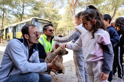 Bursa'da çocuklar patili dostlarla buluştu